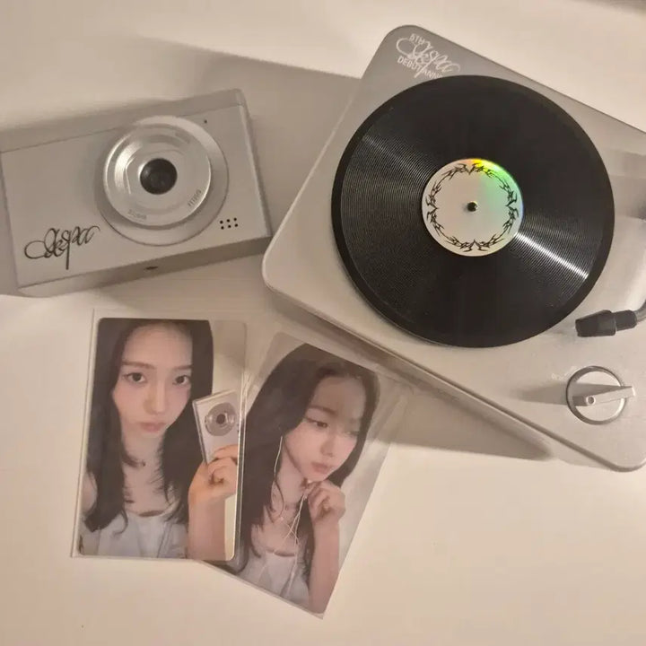[BUNJANG] Espa 5th Anniversary MD Karina Version Turntable &amp; Camera Set / 에스파 5주년 엠디 턴테이블, 디카 카리나ver. 양도