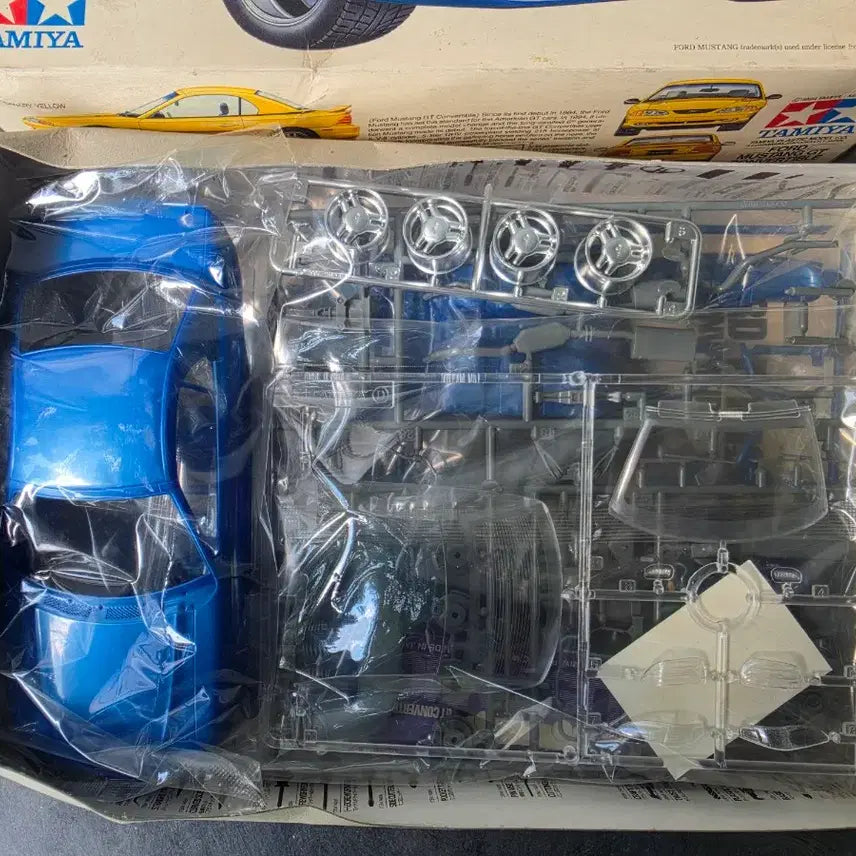 [BUNJANG] Tamiya 1/24 Ford Mustang GT Convertible Plastic Model Kit / 타미야 1/24 포드 머스탱 GT 컨버터블 프라모델