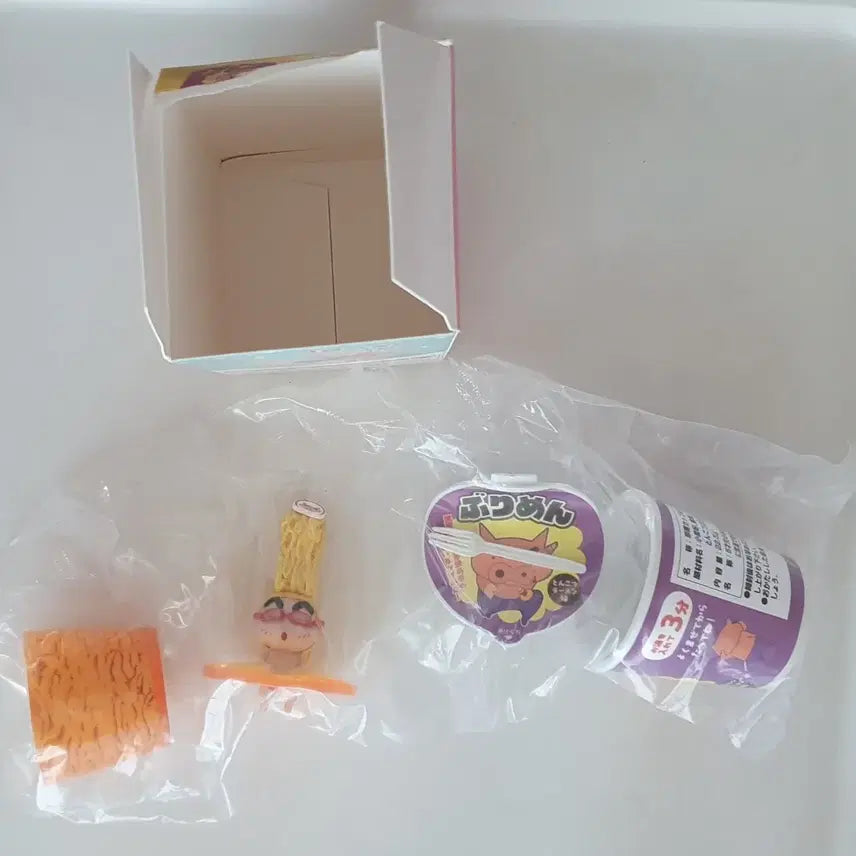 [BUNJANG] Crayon Shin-chan Cup Ramen Figure Set / 짱구 컵라면 피규어 새상품