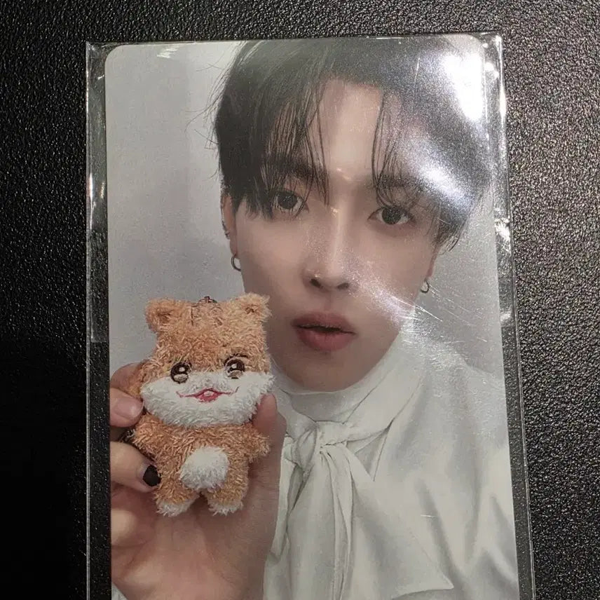 [BUNJANG] ATEEZ Aniteez Deja Vu Mission Photocard Hongjoong / 에이티즈 애니티즈 데자부 팝업 미션포카