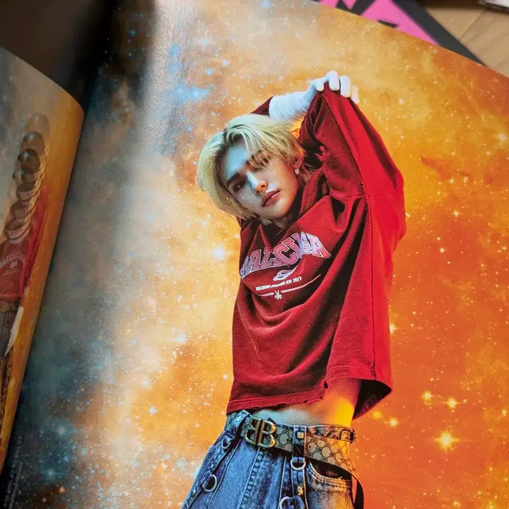 [BUNJANG] Dazed Korea February 2022 Hyunjin Photobook / 데이즈드 2022.02월 현진 화보