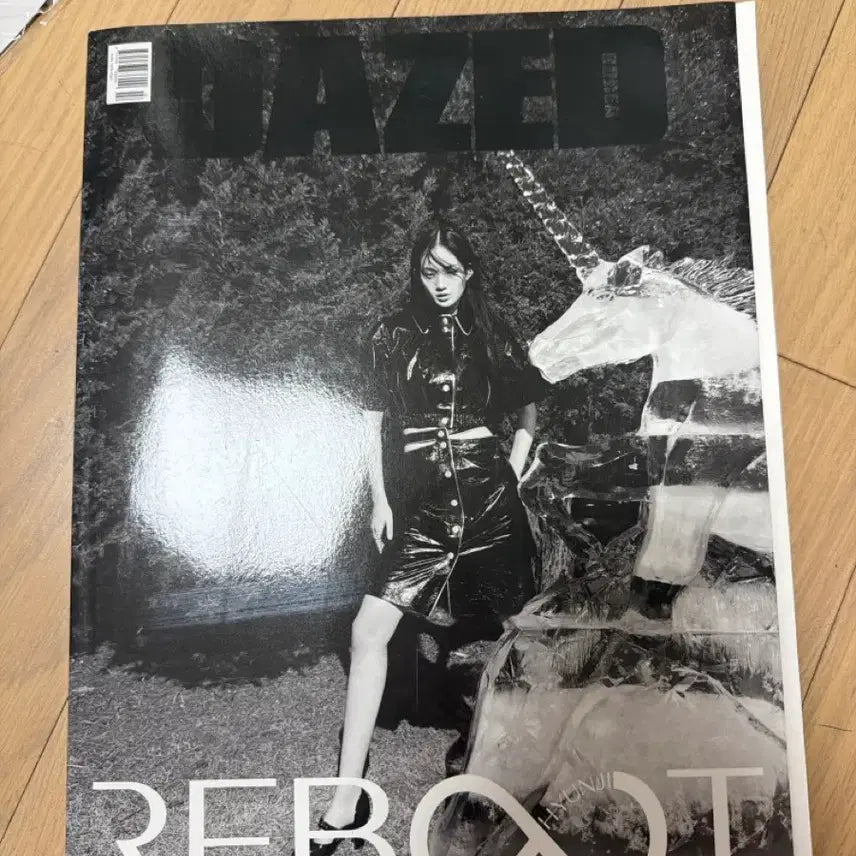 [BUNJANG] Dazed Korea February 2022 Hyunjin Photobook / 데이즈드 2022.02월 현진 화보