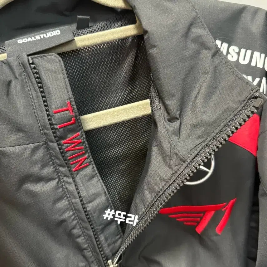 [BUNJANG] T1 2024 Spring LCK Uniform Jacket Black / T1 2024 스프링 LCK 유니폼 자켓 블랙 S