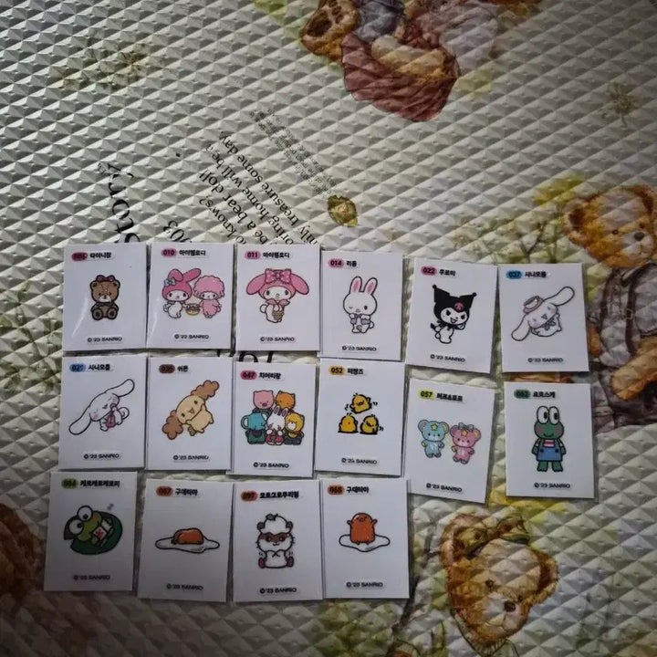 [BUNJANG] Sanrio Stickers Bundle Set (94 Normal, 16 Glitter, 1 Special Number) / 산리오 띠부씰 일반씰 94장 반짝이씰 16장 000번호1장포함 일괄판매합니다