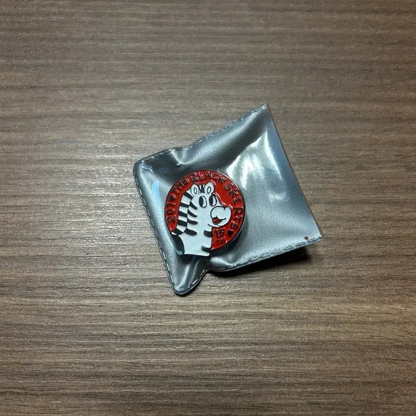 [BUNJANG] The Black Skirts Pin Badge / 검정치마 뱃지