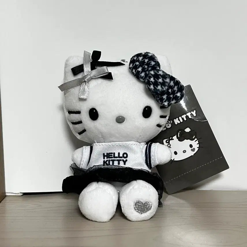 [BUNJANG] Monotone Kitty Keychain / 모노톤 키티 키링 새상품