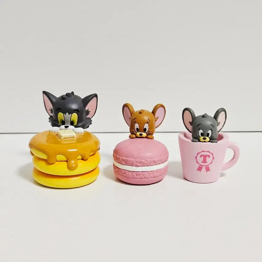 [BUNJANG] Tom and Jerry Bandai Mogumogu Hide-and-Seek Gacha Tom, Jerry, Tuffy Figures Set / 톰과제리 반다이 모구모구 숨바꼭질 가챠 톰 제리 터피 피규어 3종 일괄
