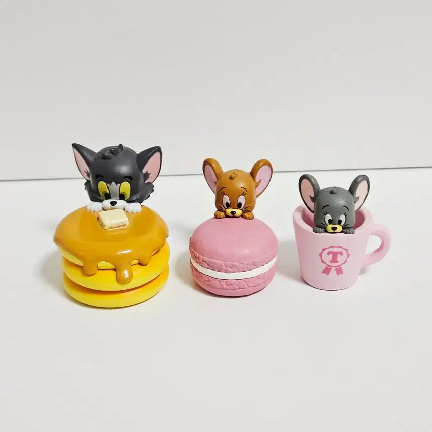 [BUNJANG] Tom and Jerry Bandai Mogumogu Hide-and-Seek Gacha Tom, Jerry, Tuffy Figures Set / 톰과제리 반다이 모구모구 숨바꼭질 가챠 톰 제리 터피 피규어 3종 일괄
