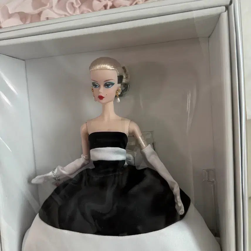 [BUNJANG] Silkstone Barbie Unsealed New Product / 실크스톤바비 미개봉 새상품