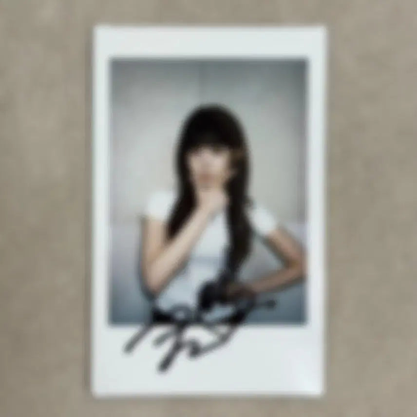 [BUNJANG] tripleS Kotone Signed Polaroid / 트리플에스 tripleS 코토네 S11 싸인 폴라로이드