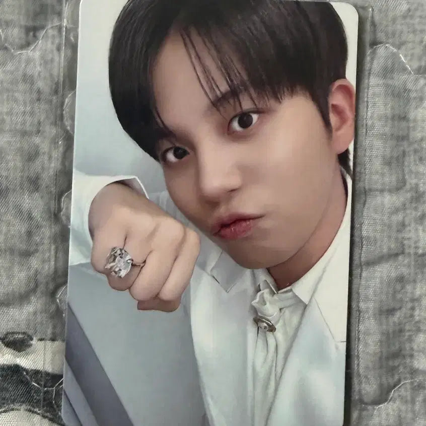 [BUNJANG] Ateez In Dejavu Jongho Photocard / 애니티즈 인 데자뷰 종호 5만원 포카
