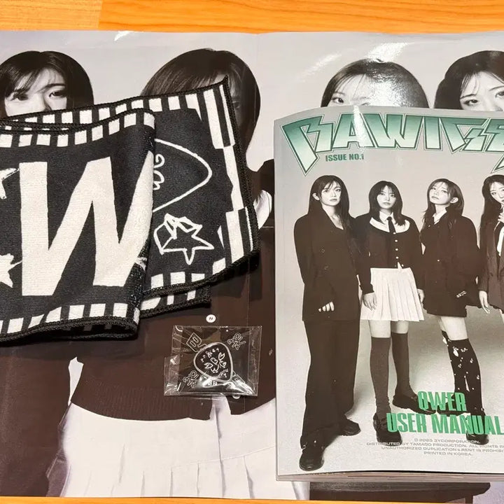 [BUNJANG] QWER 1st Official Membership Kit Unsealed Full Box / QWER 멤버쉽키트 단순개봉 풀박스