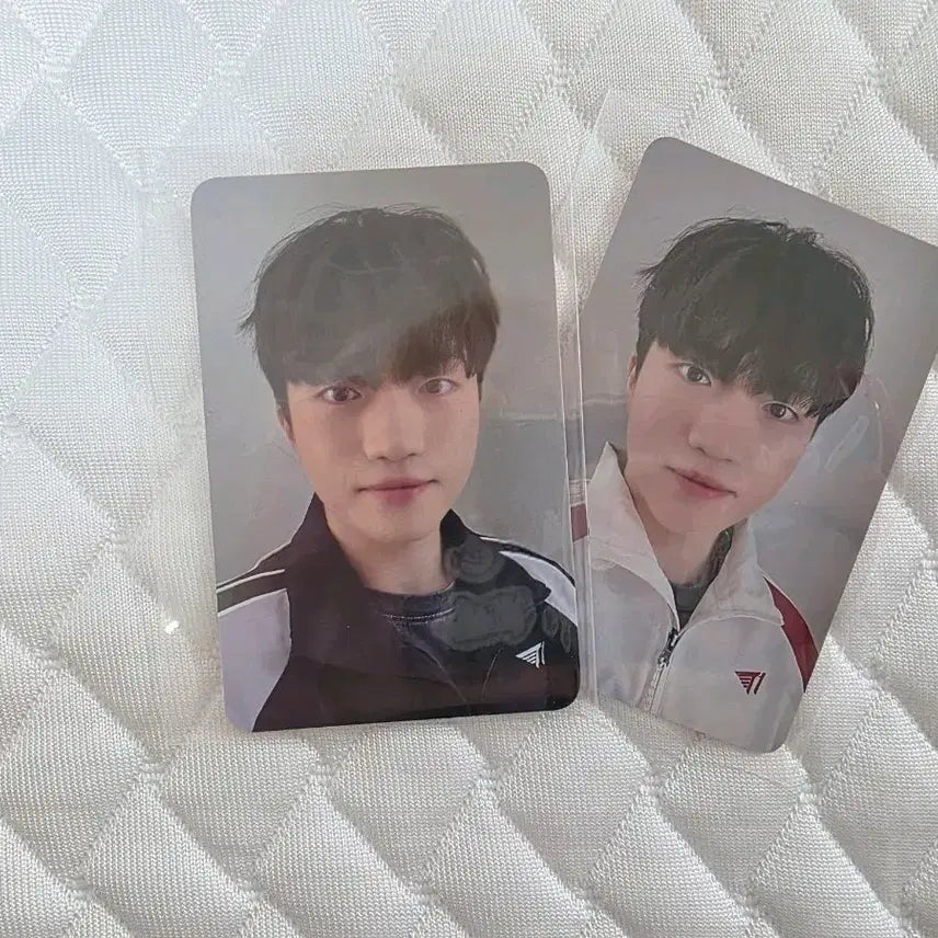 [BUNJANG] T1 Keria Windbreaker Photocard Red/Black Set / 케리아 바람막이 포카 레드/블랙