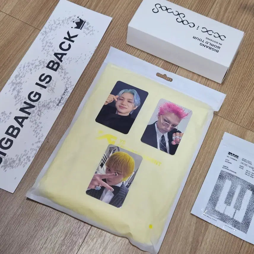 [BUNJANG] BIGBANG World Tour XX: cosmos Umbrella + Photocards (3 types) + First Day Slogan / 빅뱅 월드투어 XX: cosmos 굿즈 양우산 + 포토카드 3종 + 첫콘 슬로건