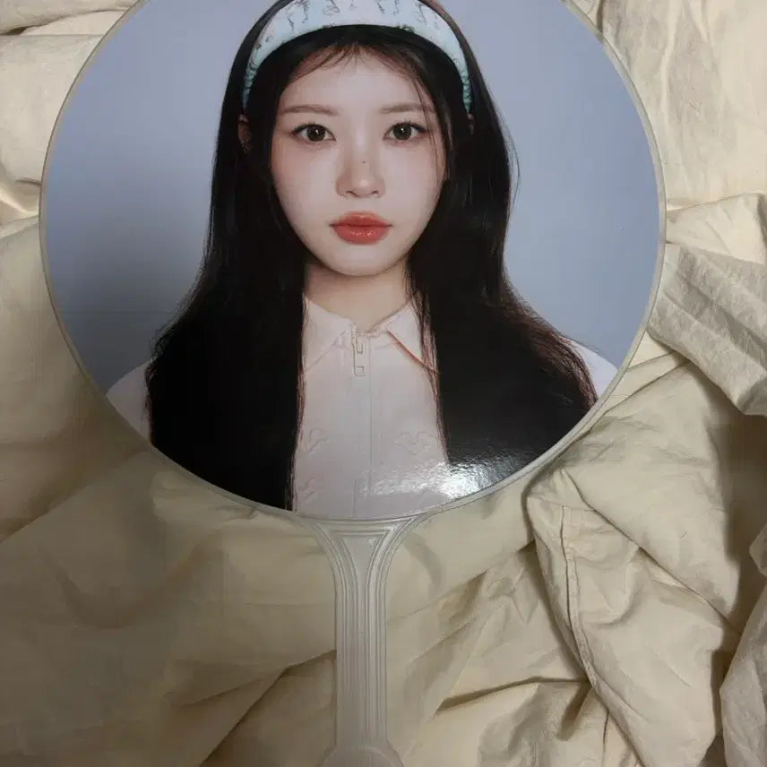 [BUNJANG] ILLIT MoKa Glitter Day Uchiwa / 아일릿 모카 글리터데이 우치와