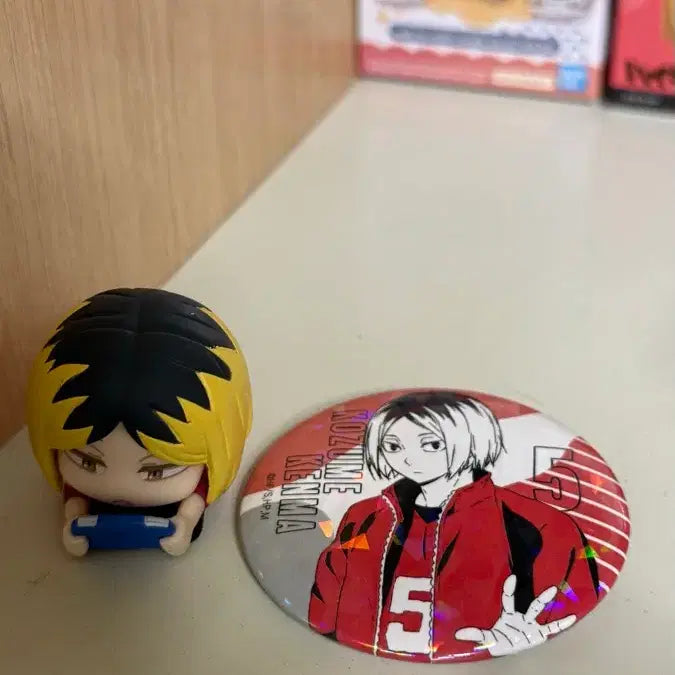 [BUNJANG] Haikyuu!! Kenma Kozume Figure &amp; Original Art Badge Bundle / 하이큐 켄마 피규어&amp;원화 뱃지