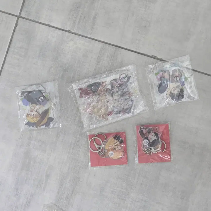 [BUNJANG] Demon Slayer Official &amp; Unofficial Merchandise Bundle Set / 귀멸의칼날 공굿+비공굿 일괄판매