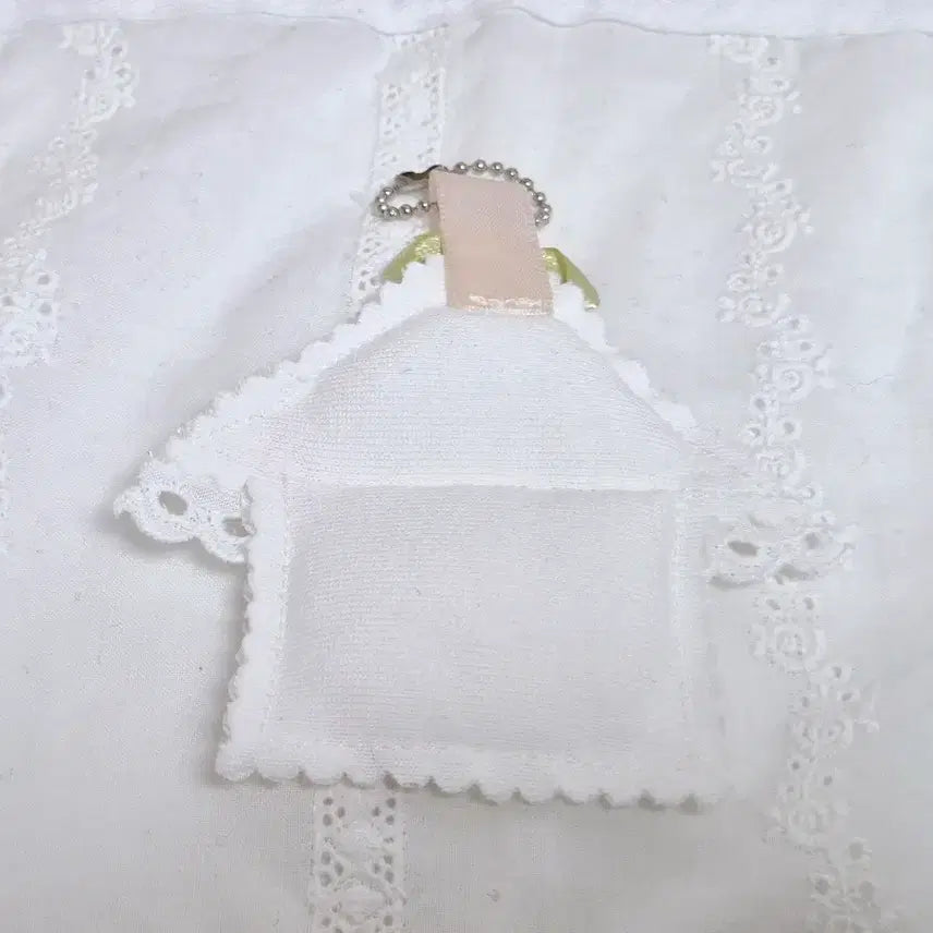 [BUNJANG] Japanese Artist Handmade Keychain with Lace Detail / 일본작가 핸드메이드키링