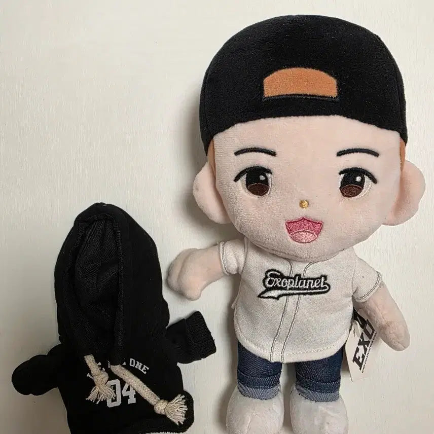 [BUNJANG] EXO Baekhyun Doll Official Goods / EXO 엑소 백현 인형 판매합니다