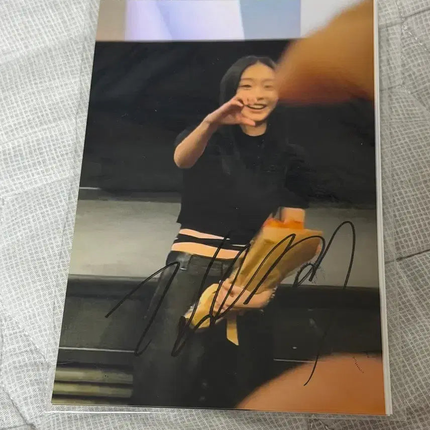 [BUNJANG] Kim Da-mi Autographed Item / 김다미 배우 친필싸인 판매합니다