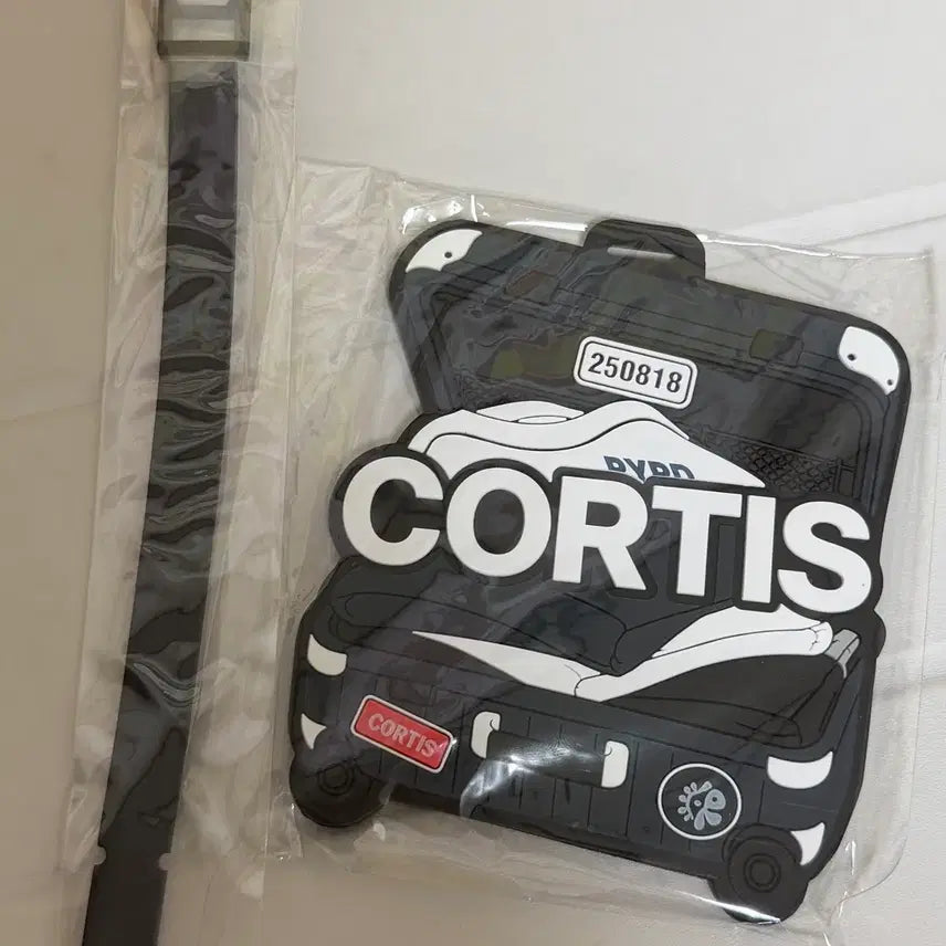 [BUNJANG] KORTIZ Hwajeong Concert Luggage Tag / 코르티스 화정콘 콘서트 러기지택 판매