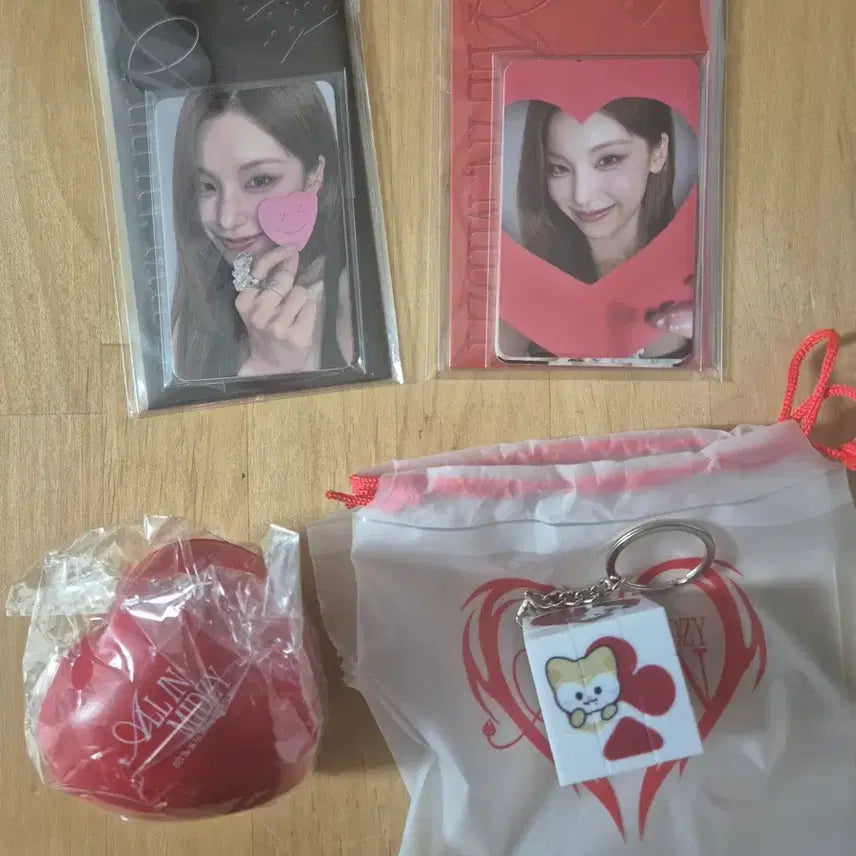 [BUNJANG] ITZY Fan Meeting Day 1 &amp; Day 2 Photocard Set (Unsealed) / 있지 팬미팅 입장 특전 day1 day2 포카 미개봉 세트 양도 itzy