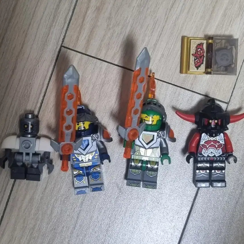 [BUNJANG] LEGO Nexo Knights Mini Figures 4 Types / 레고 넥소나이츠 미니피규어 4종
