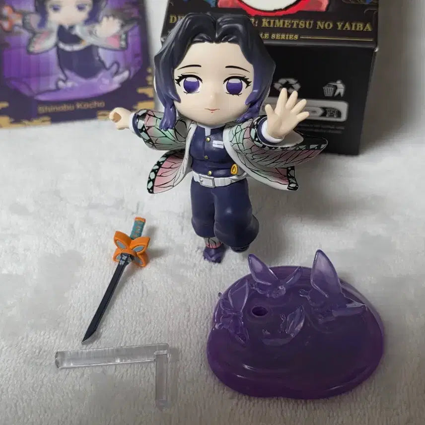 [BUNJANG] Demon Slayer Pop Mart Battle Series Shinobu Figure / 귀멸의칼날 팝마트 배틀시리즈 시노부 피규어 판매