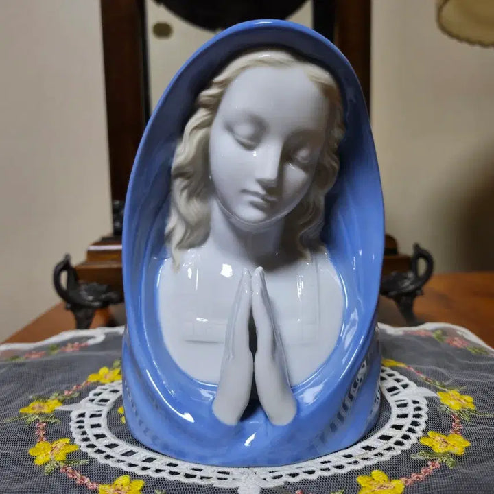 [BUNJANG] 1960s Old Vintage East German Lippelsdorf Porcelain Praying Madonna Figurine / 1960년대 올드 빈티지  독일(동독)산 리펠스도르프 기도하는 포쉐린 성모상.
