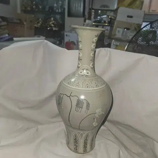 [BUNJANG] Celadon Porcelain Vase with Willow and Crane Inlay - 30cm Traditional Ceramic / 청자상감 버드나무.학문 장경 화병 30cm.전통 도자기