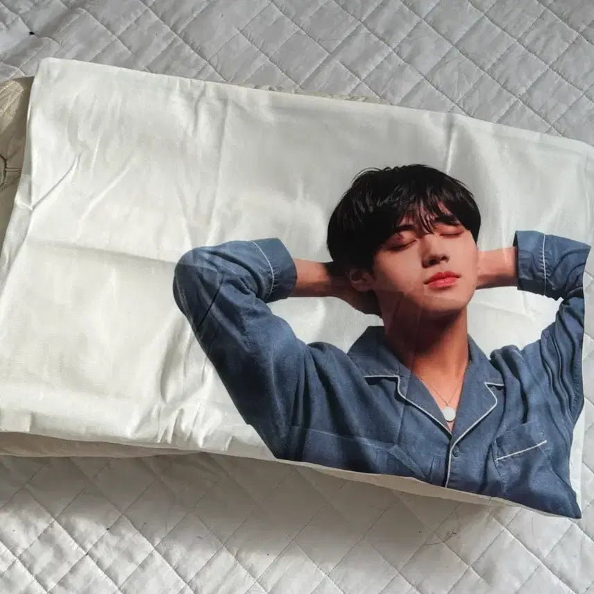 [BUNJANG] Park Ji Hoon Pillowcase Bundle Set 2ea Mint Condition / 박지훈 베개보 2장 일괄 새것
