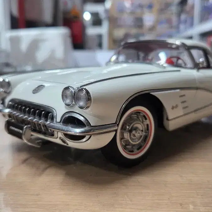 [BUNJANG] AutoArt 1959 Corvette 1:18 Scale Model Car / 1:18  오토아트 콜벳 1959