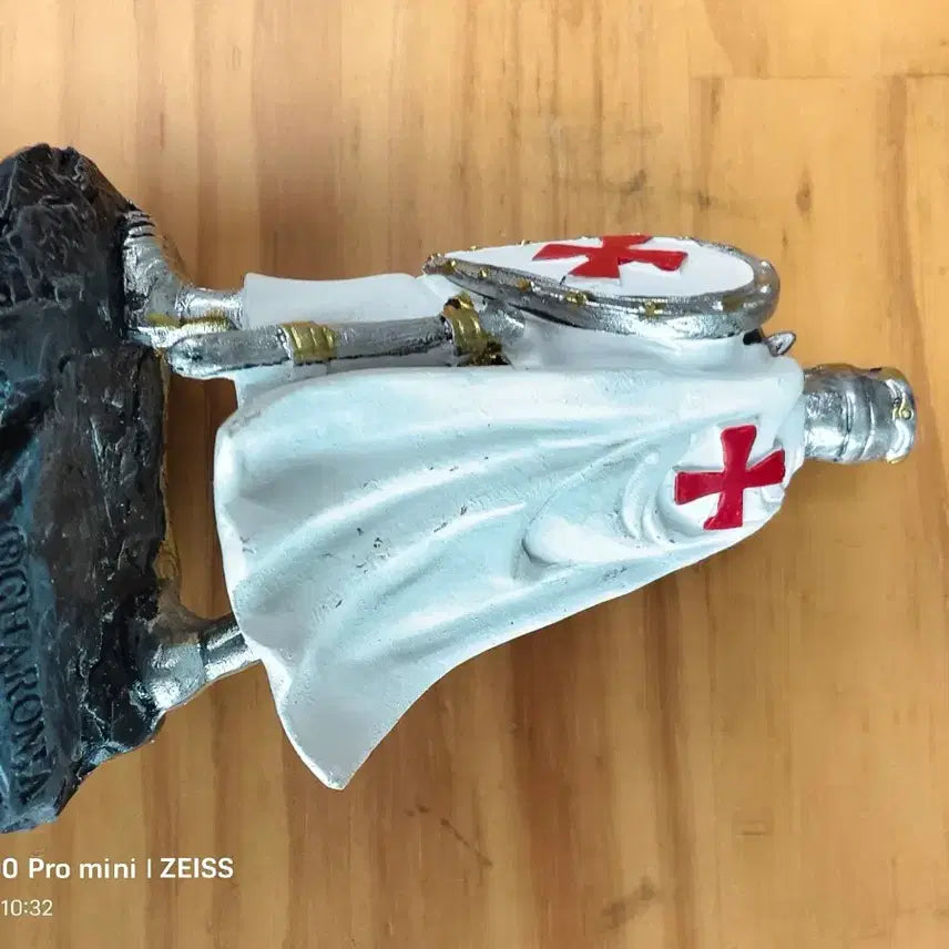 [BUNJANG] Crusader Knight Figure / 성기사 피규어