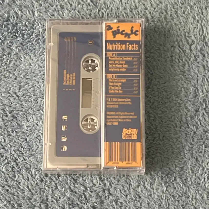 [BUNJANG] Jisookri Club a picnic Cassette Tape (Sealed) / 지소쿠리클럽 - a picnic 카세트테이프 미개봉