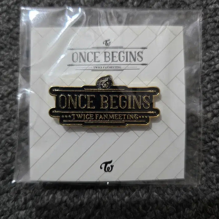 [BUNJANG] TWICE ONCE BEGINS Fan Meeting Commemorative Badge / 트와이스 ONCE BEGINS 팬미팅 기념 뱃지