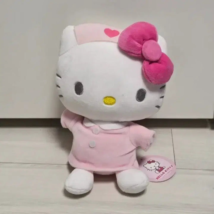 [BUNJANG] Sanrio Hello Kitty Nurse Plush / 산리오 헬로키티 핼로키티 간호사 인형