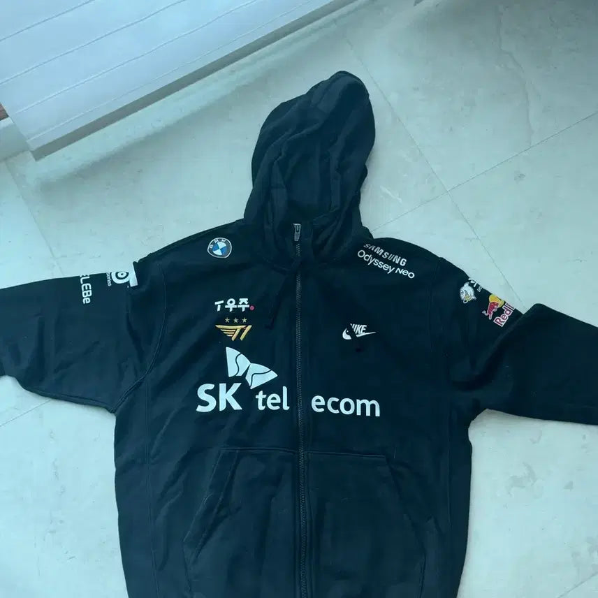 [BUNJANG] T1 Faker 2022 Worlds Marked Hoodie (Size M) / 2022 t1 월즈 후드 페이커 마킹 M 사이즈