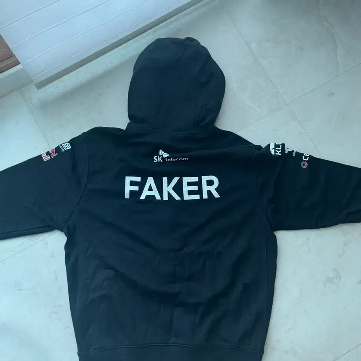 [BUNJANG] T1 Faker 2022 Worlds Marked Hoodie (Size M) / 2022 t1 월즈 후드 페이커 마킹 M 사이즈