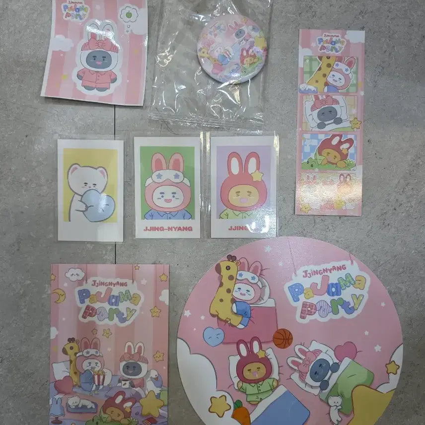 [BUNJANG] Onew Bundle Set Postcard, 3 Photocards, Hand Mirror, Sticker, Neck Fan / [일괄만]온유 찡냥이 팝업 엽서, 포카3장 ,손거울, 스티커 ,네켓 부채