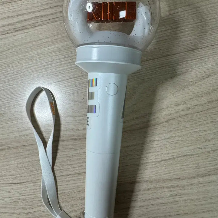 [BUNJANG] RIIZE Official Light Stick with Sungseok Hug Keyring / 라이즈 응원봉