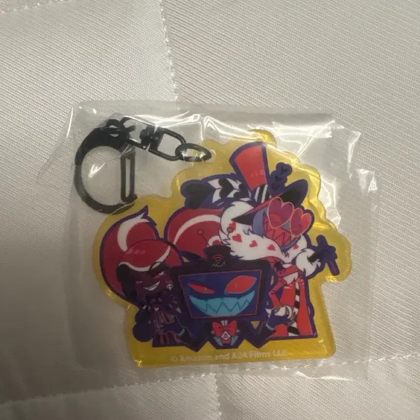 [BUNJANG] HasBean Hotel Vees Vox Valentino Velvet Acrylic Keyring / 해즈빈호텔 팝업 Vees 복스 발렌티노 벨벳 아크릴 키링