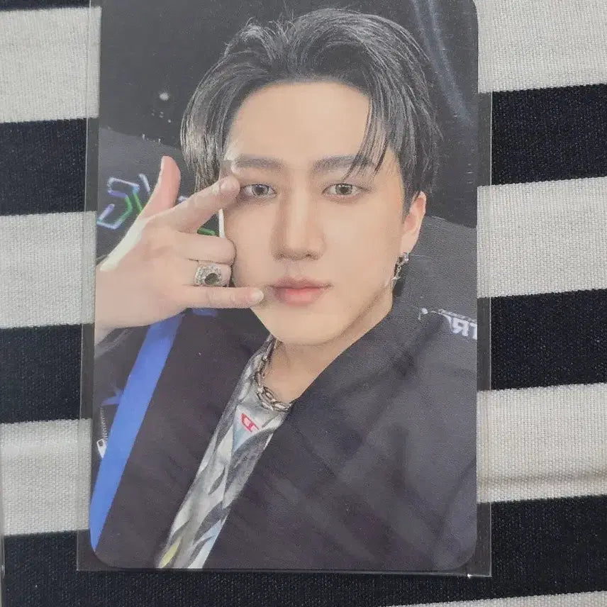 [BUNJANG] Stray Kids Changbin Karma Soundwave Lucky Draw Photocard / 창빈)) 스트레이키즈 카르마 팝업 사웨 럭드 포카 karma