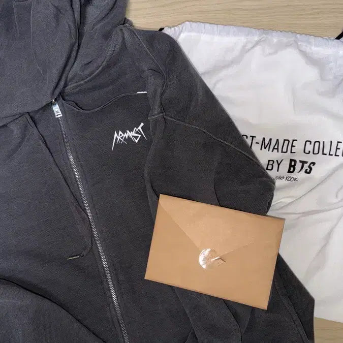 [BUNJANG] BTS Jungkook ARMYST Hoodie Zip-up (M) / BTS 정국 아미스트 후집 후드집업