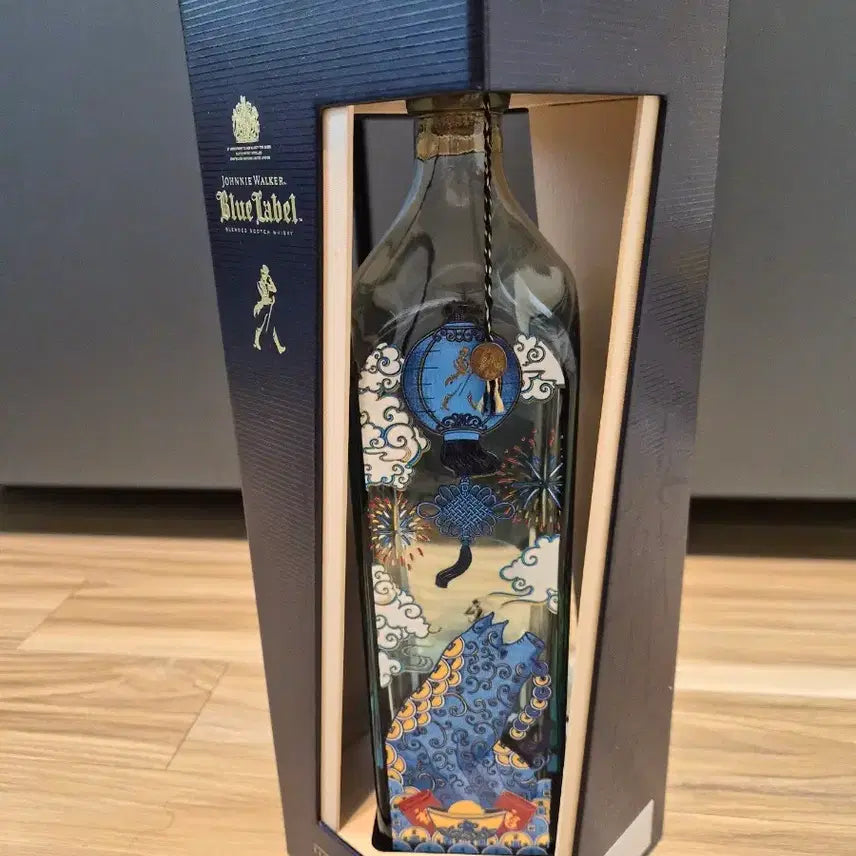 [BUNJANG] Johnnie Walker Blue Label Pig Year Edition 1L Bottle (Empty) / 조니워커 블루라벨 피기념 에디션 공병입니다  1L용기