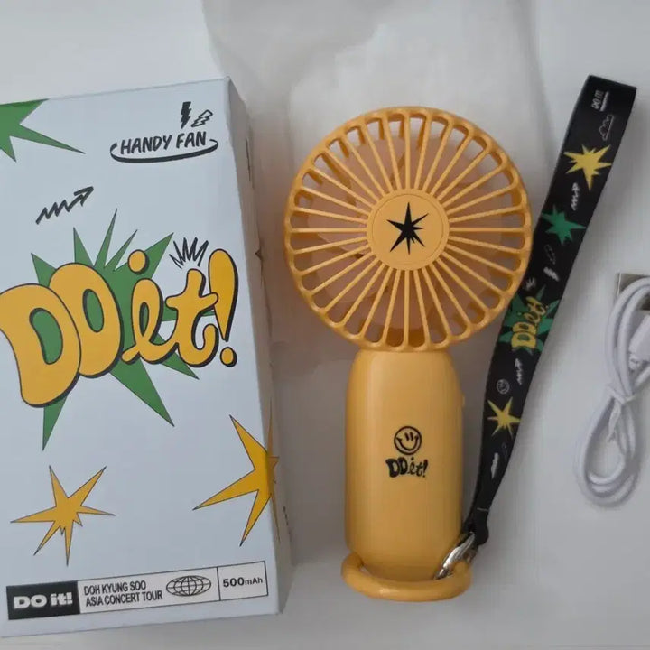[BUNJANG] Doh Kyung Soo Concert MD Do It Rechargeable Handheld Fan / 도경수 콘서트 굿즈 MD 두잇 핸디팬 ㅡ새상품