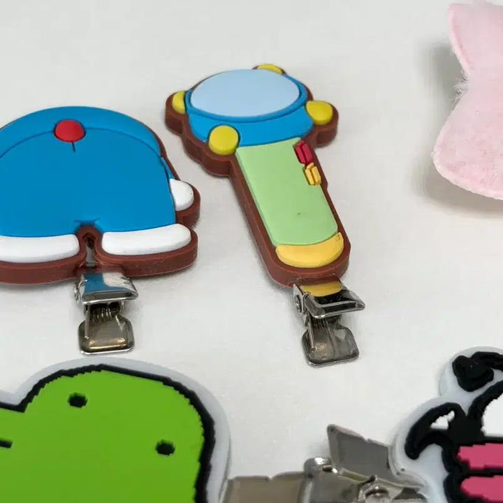 [BUNJANG] Tamagotchi Doraemon Star Pin Hair Clip Gacha Bundle Set / 일본 삔 헤어핀 가챠 다마고치 도라에몽 별핀 일괄 판매