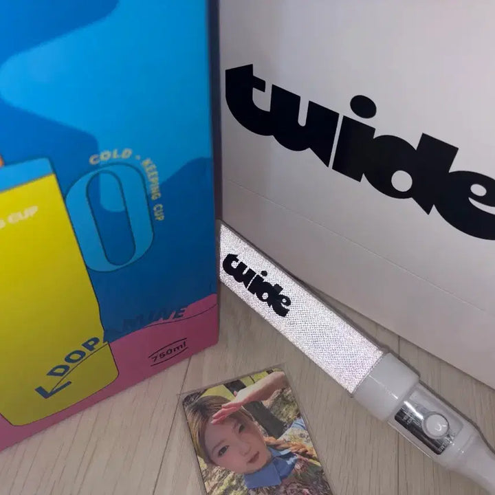 [BUNJANG] Tweed Debut Showcase Support Rod Tumbler Photocard Set / 튜이드 데뷔 쇼케이스 역조공 응원봉 텀블러 포카 set 양도