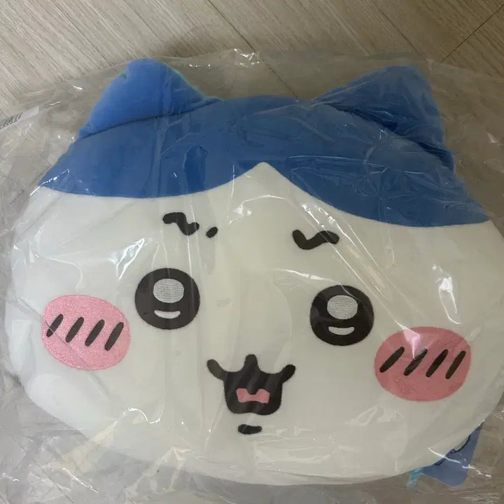 [BUNJANG] Hachiware Face Cushion Plush Toy (Sealed) / (미개봉) 하치와레 쿠지 b상 얼굴쿠션 인형 하치와레 투성이