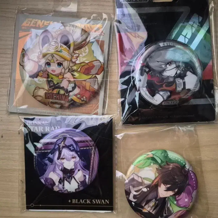 [BUNJANG] HoYoverse Can Badge Set (4 Types) / 호요버스 캔뱃지 4종 일괄