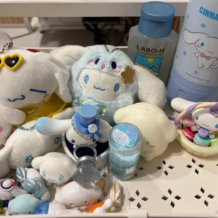 [BUNJANG] Cinnamoroll Goods Bundle / 시나모롤 굿즈 싸게 판매합니다 (폰 거치대 인형 키링 피규어 가챠 텀블러 등)